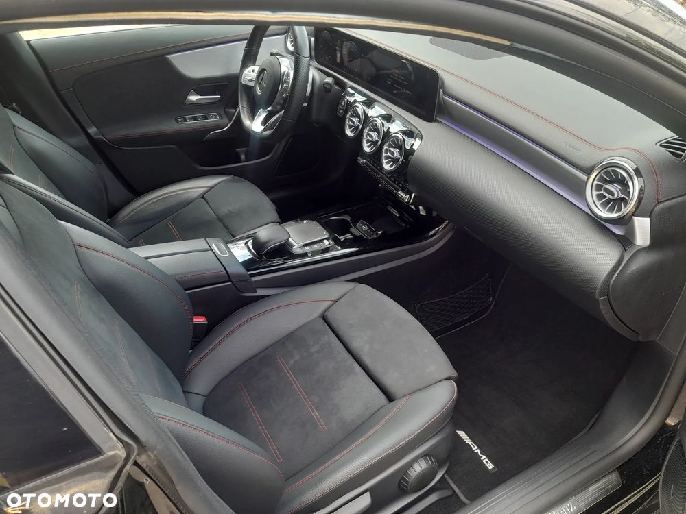 Mercedes-Benz CLA 200 7G-DCT AMG Line - 30