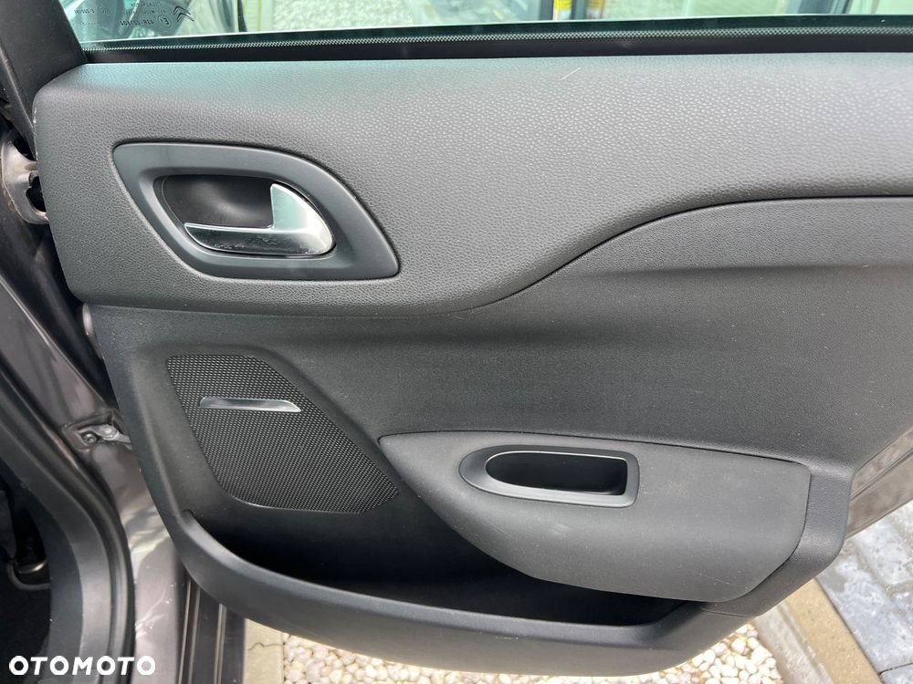 Citroën DS4 e-HDi 115 SoChic - 12