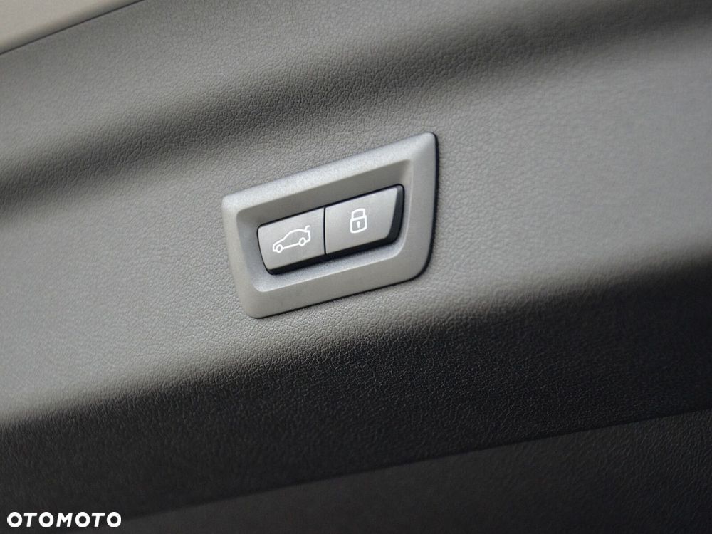 BMW X1 sDrive20i - 18