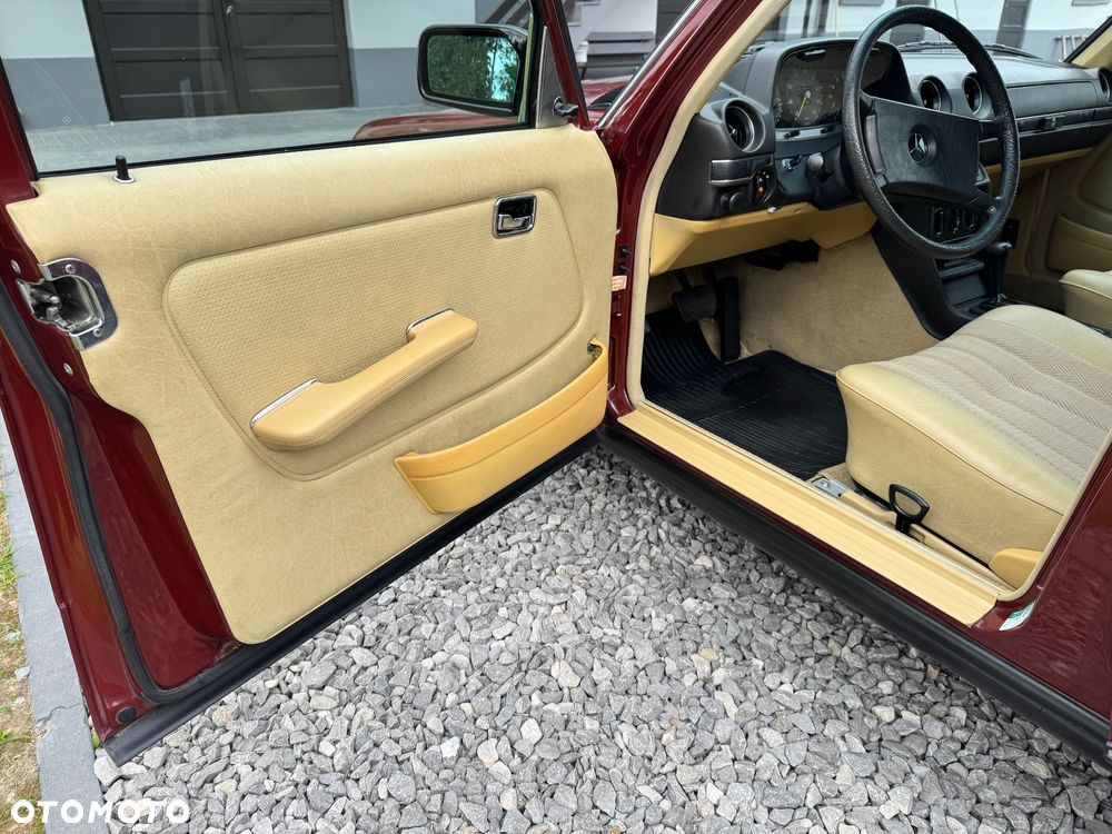 Mercedes-Benz W123 - 29