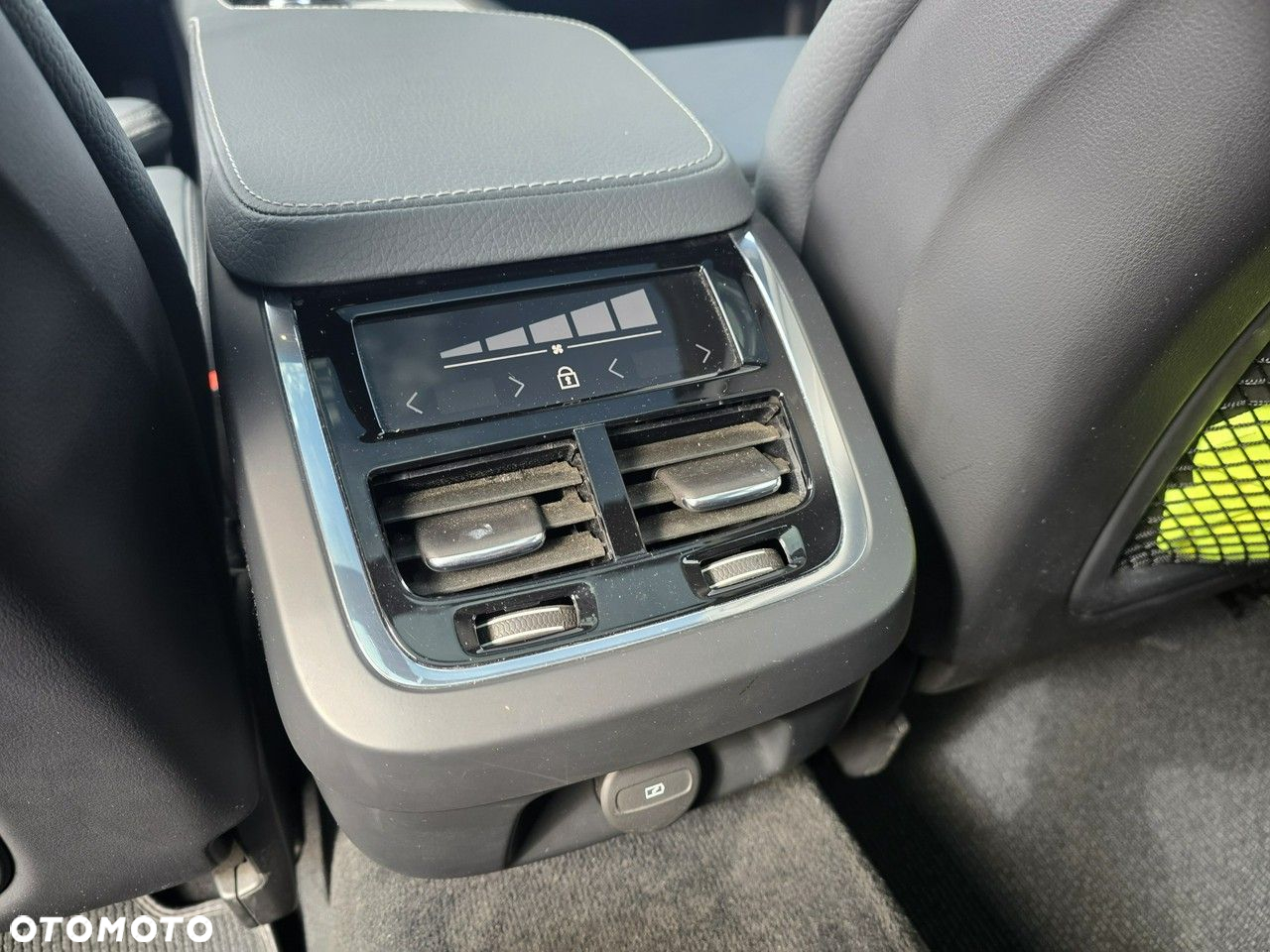 Volvo V90 Cross Country - 25