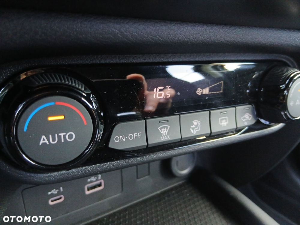 Nissan Juke 1.6 Hybrid Acenta AMT - 23
