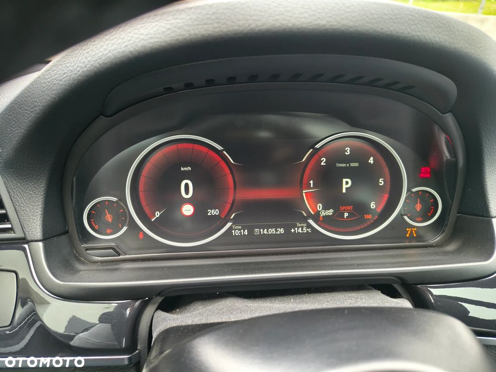 BMW Seria 5 525d xDrive Sport-Aut Luxury Line - 30