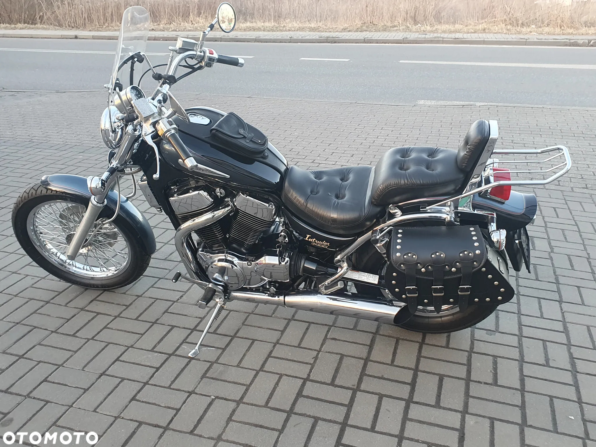 Suzuki Intruder - 26