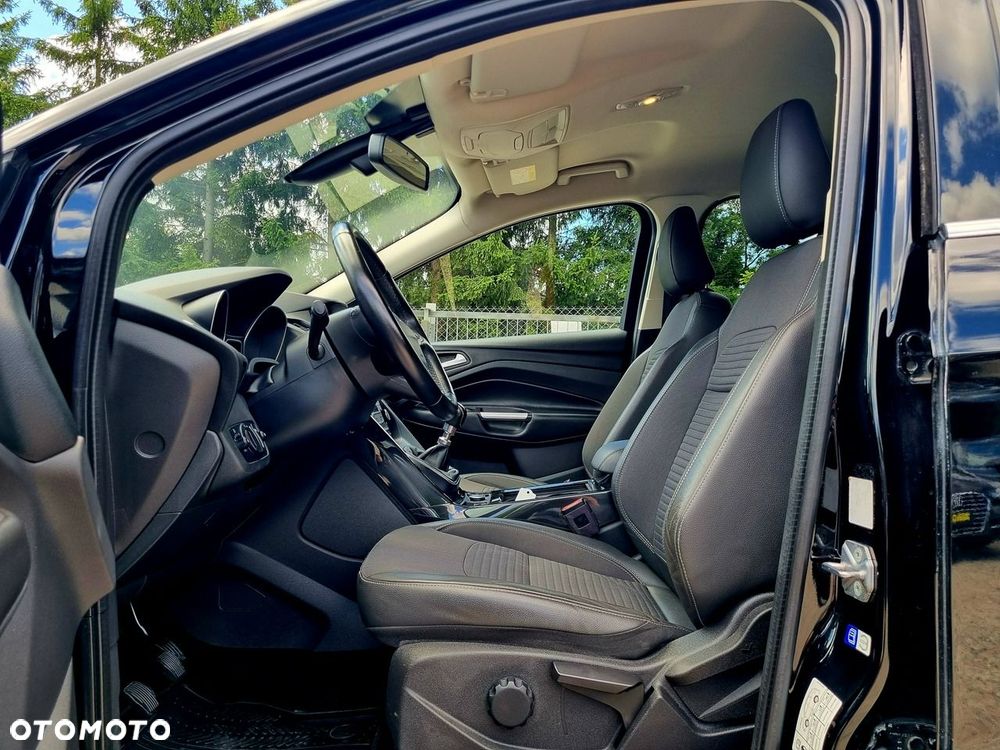 Ford Kuga 1.5 EcoBoost 2x4 Titanium - 9