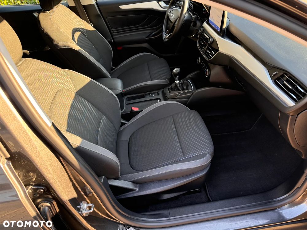 Ford Focus 1.0 EcoBoost mHEV Titanium - 17