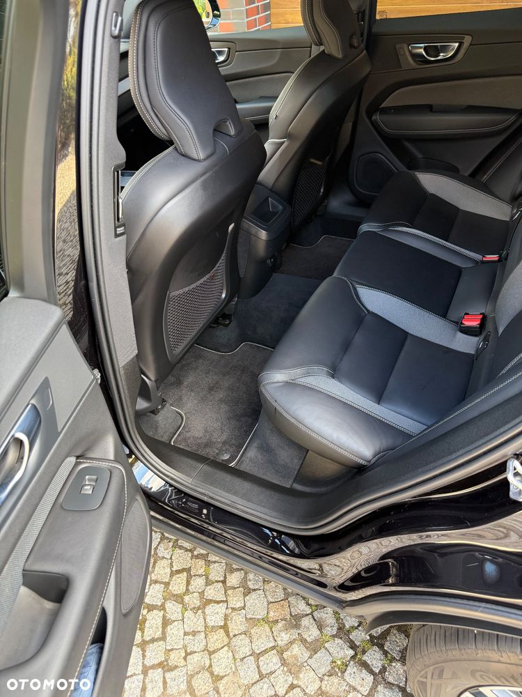 Volvo XC 60 B4 D AWD R-Design - 9