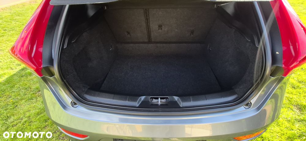 Volvo V40 T3 Momentum - 14