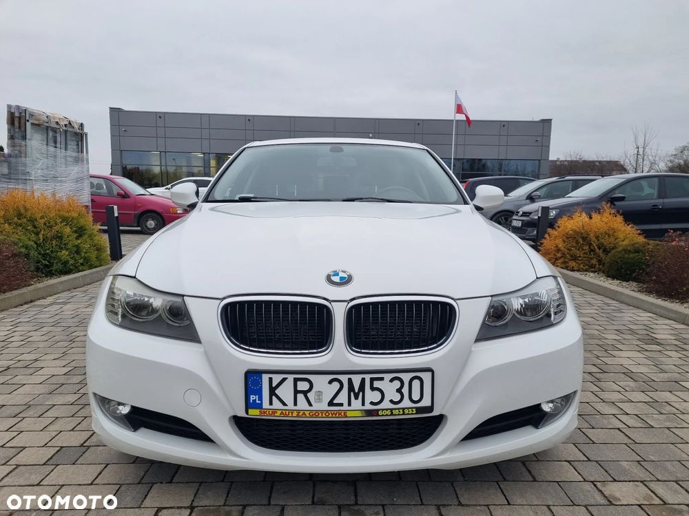 BMW Seria 3 320d xDrive - 14
