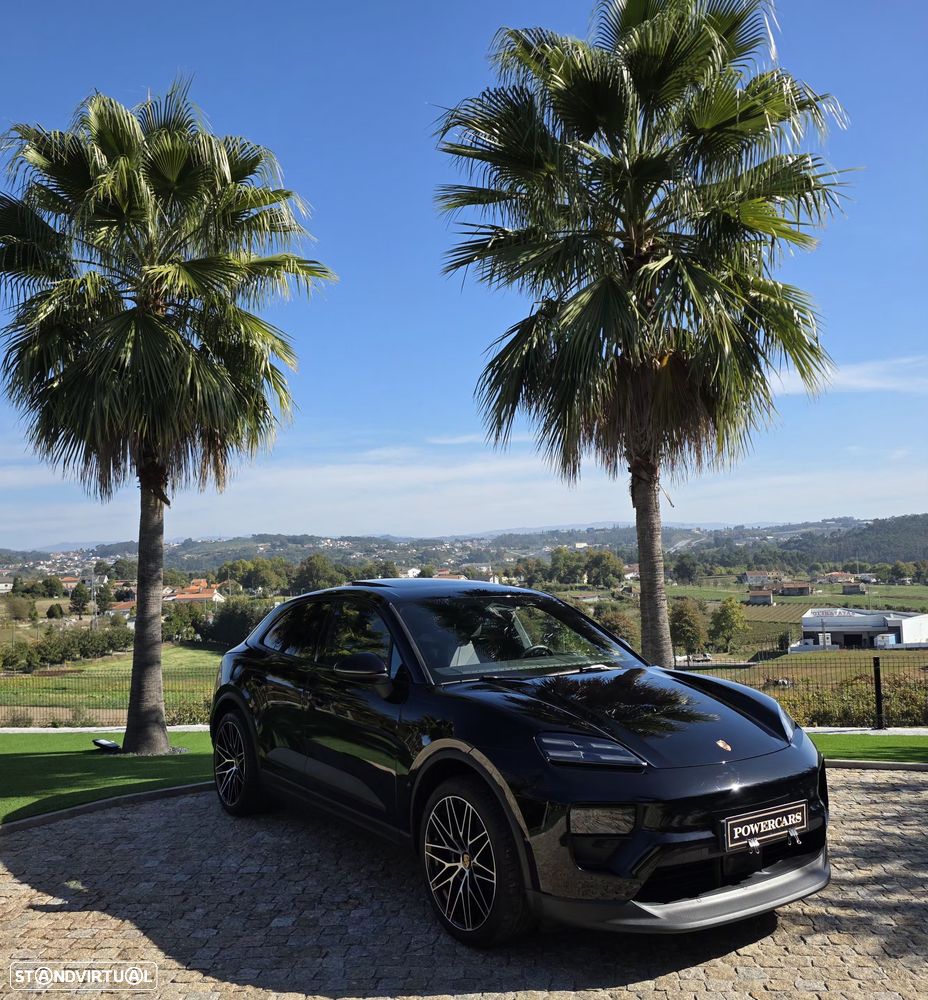 Porsche Macan Electric 4 - 12