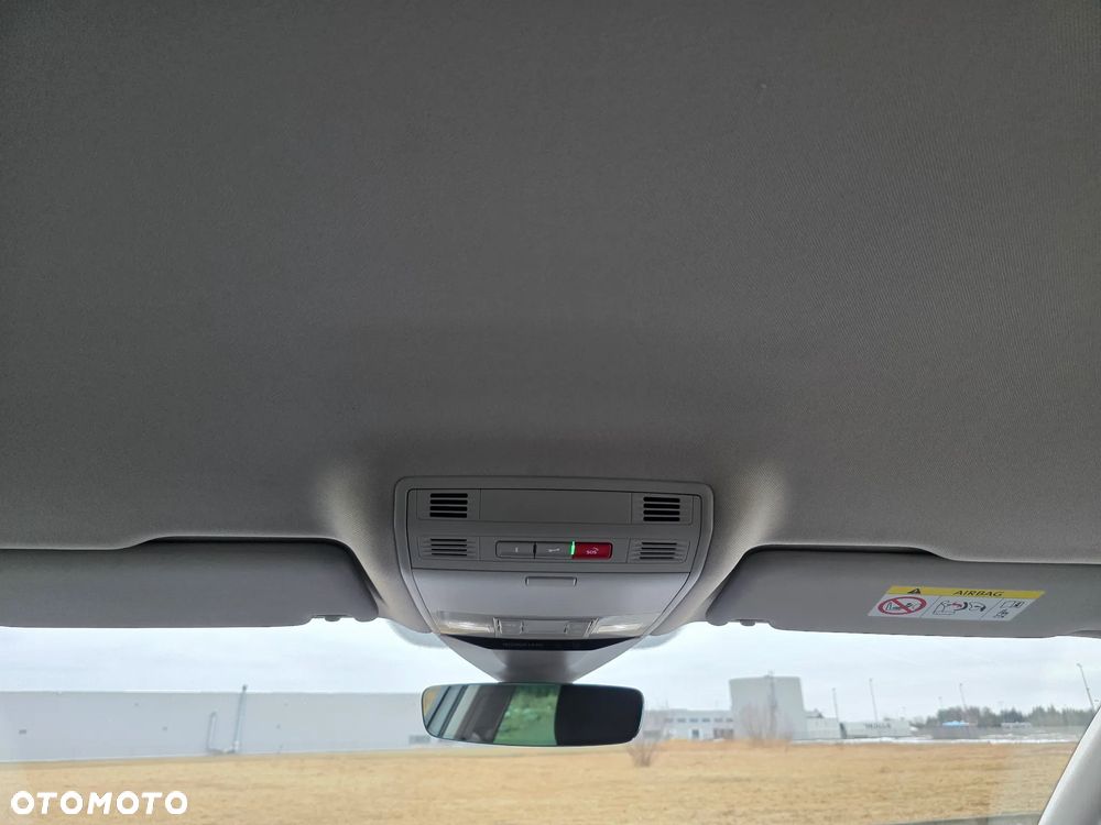 Volkswagen Passat 2.0 TDI SCR DSG Elegance - 13