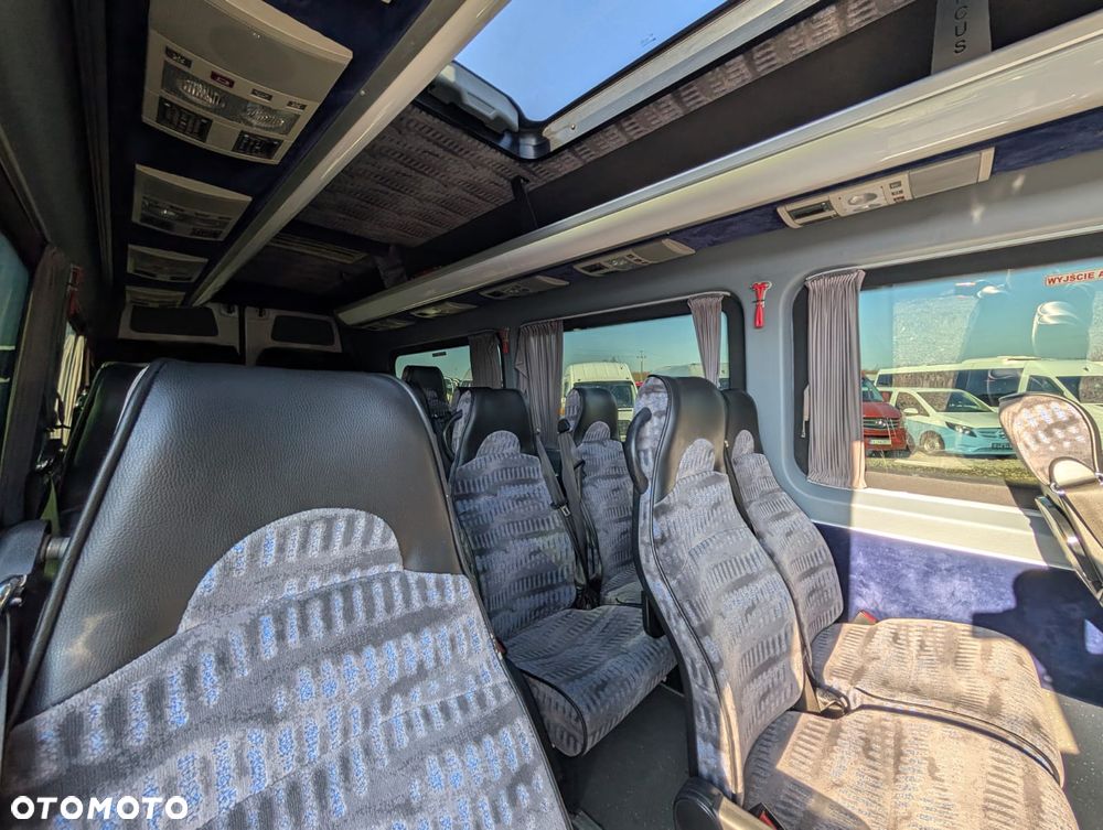 Mercedes-Benz Sprinter 519 - 18