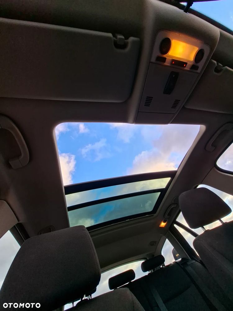 BMW Seria 3 318i - 13