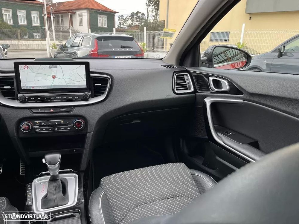 Kia XCeed 1.6 GDi PHEV Drive - 13