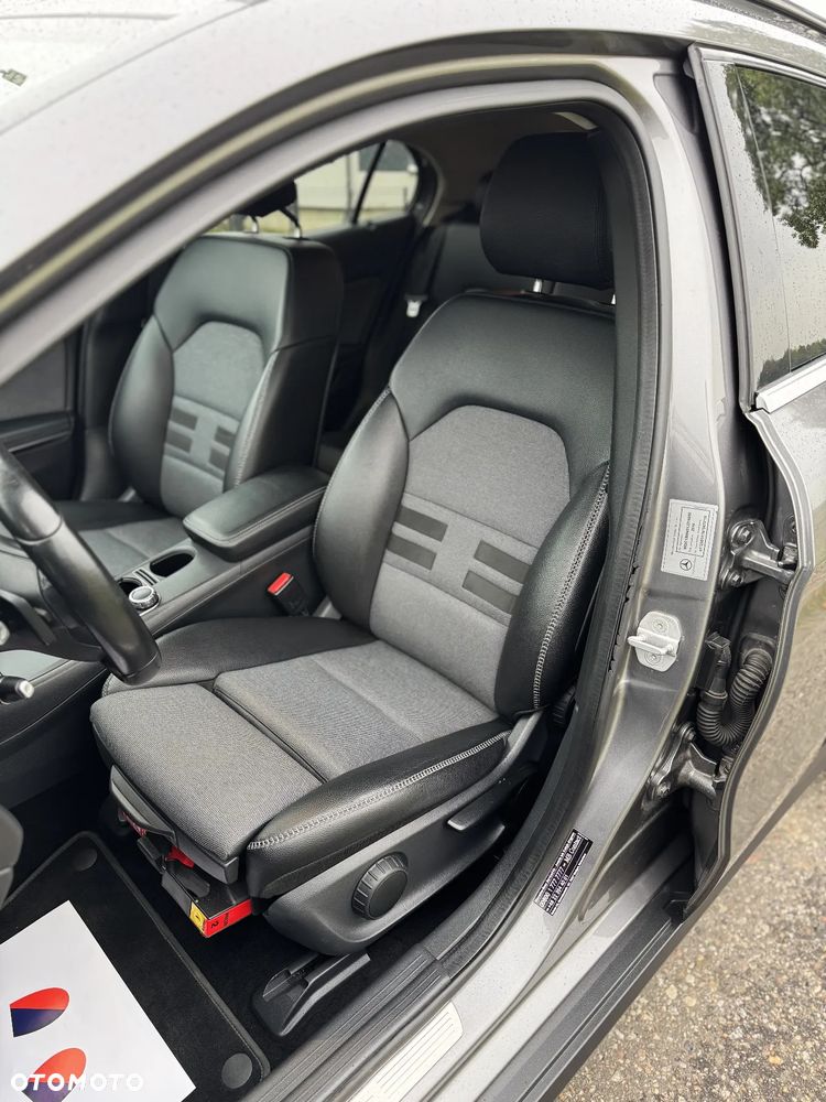 Mercedes-Benz GLA - 30