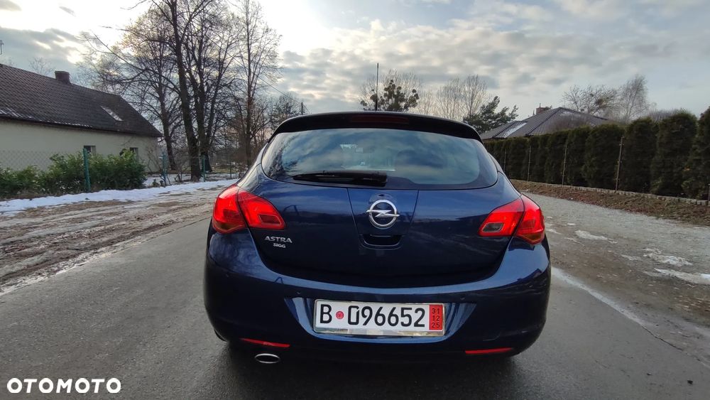 Opel Astra 1.4 Turbo 150 Jahre - 32