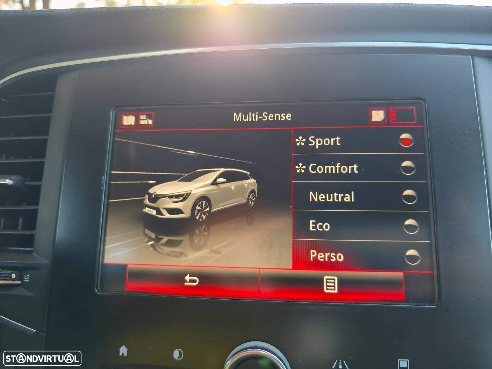 Renault Mégane Sport Tourer 1.5 dCi Limited - 11