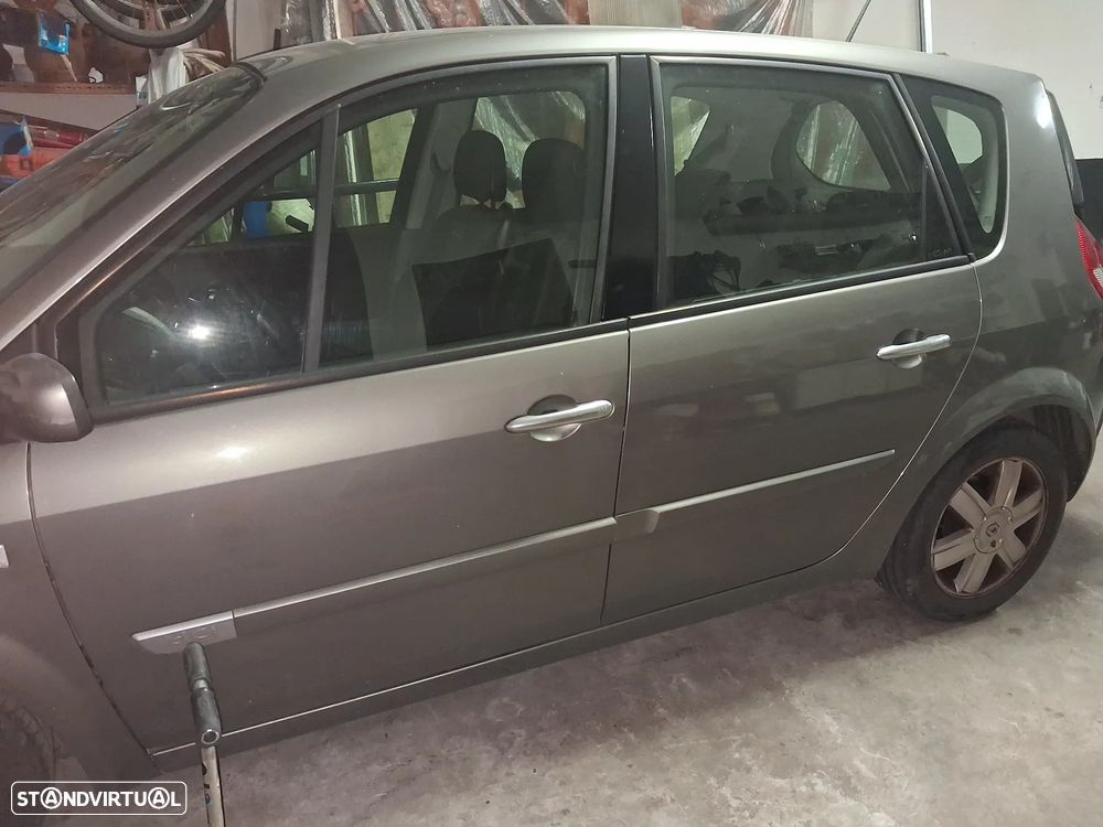 Renault Scénic 1.5 dCi Confort - 2