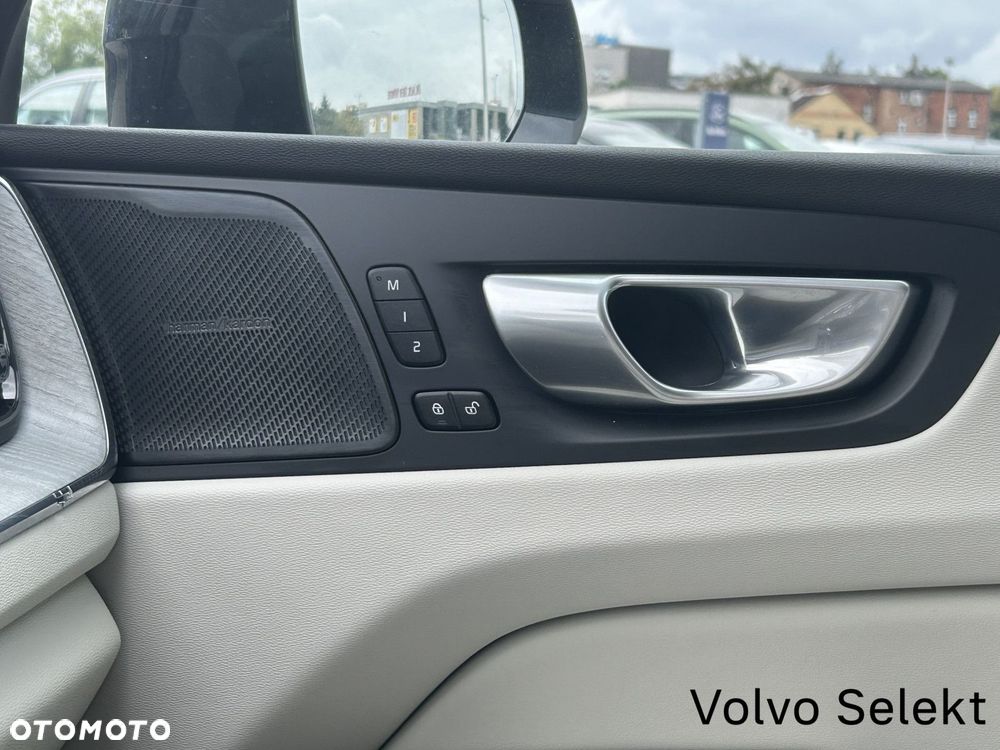 Volvo XC 60 - 25