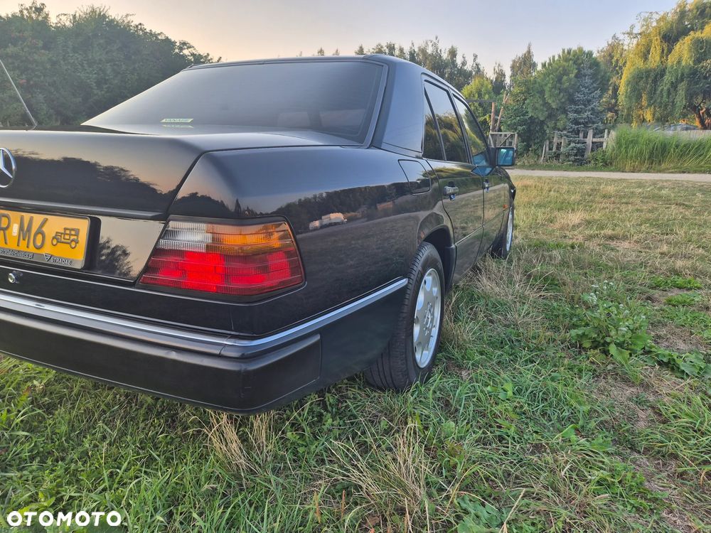 Mercedes-Benz W124 (1984-1993) - 12