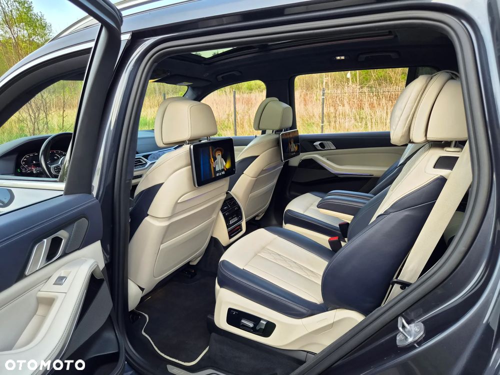 BMW X7 - 18