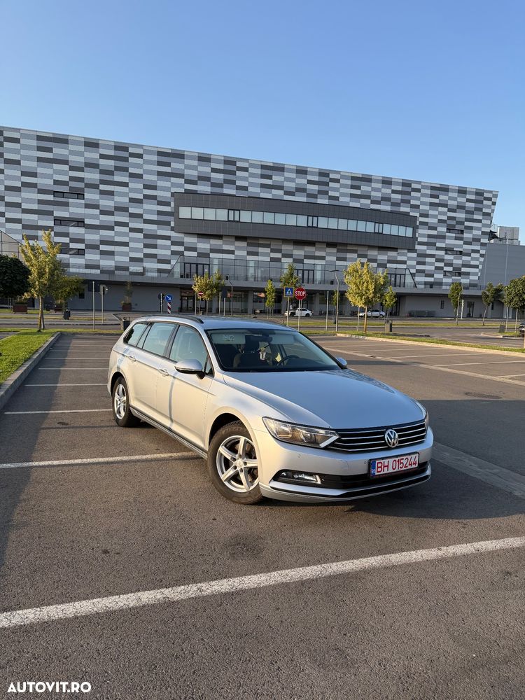 Volkswagen Passat 1.6 TDI SCR DSG Trendline - 2