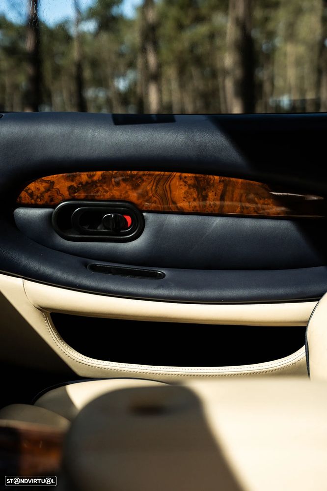 Aston Martin DB7 Vantage Coupé - 30