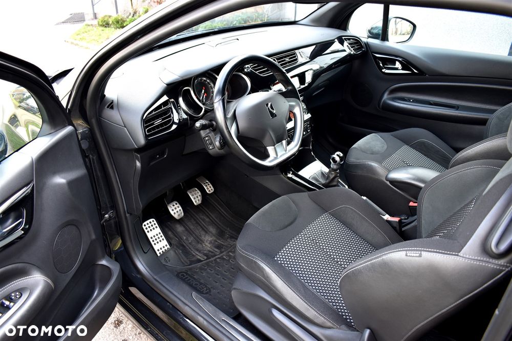 Citroën DS3 1.6 VTi SoChic - 15