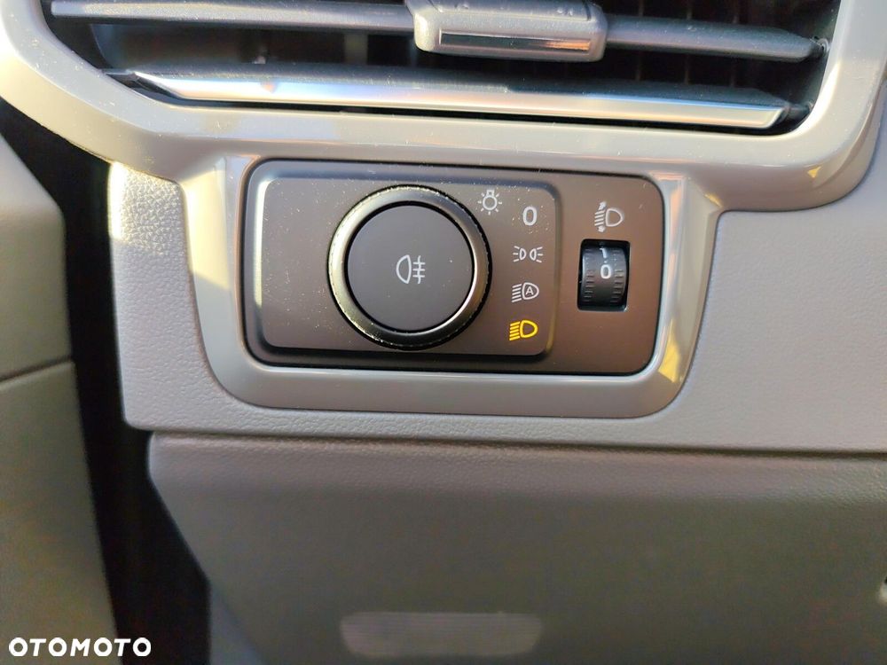 Volkswagen Caravelle - 18