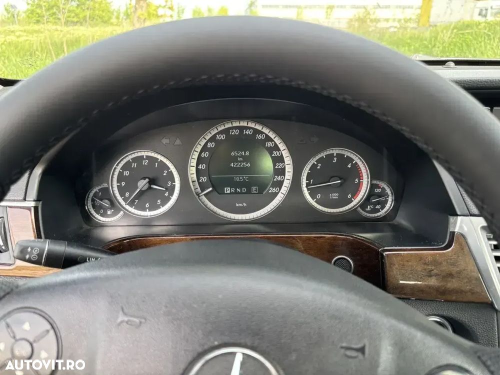 Mercedes-Benz E - 14