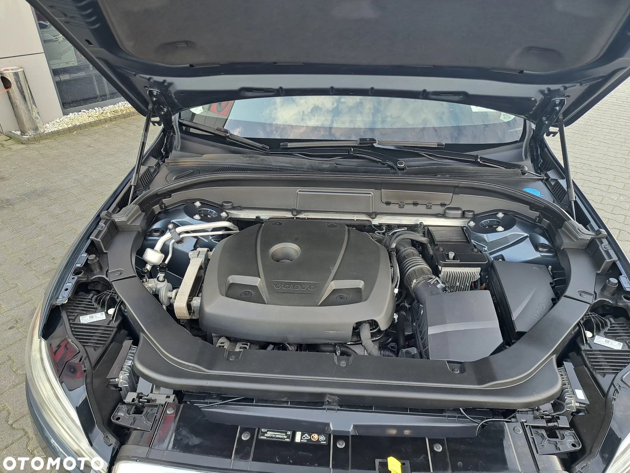 Volvo XC 60 T6 AWD Geartronic Momentum - 29