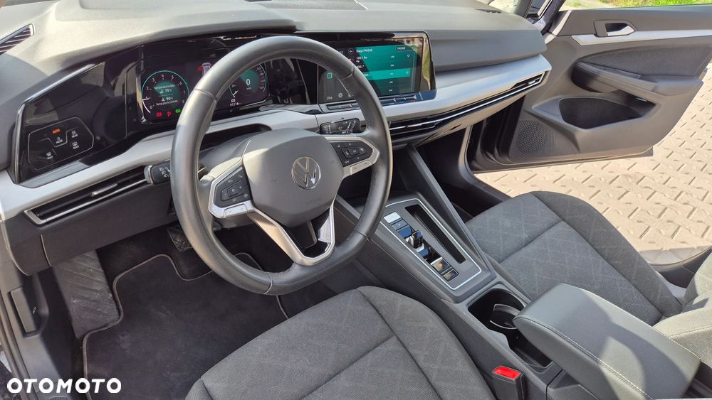 Volkswagen Golf 1.5 eTSI Life DSG - 9