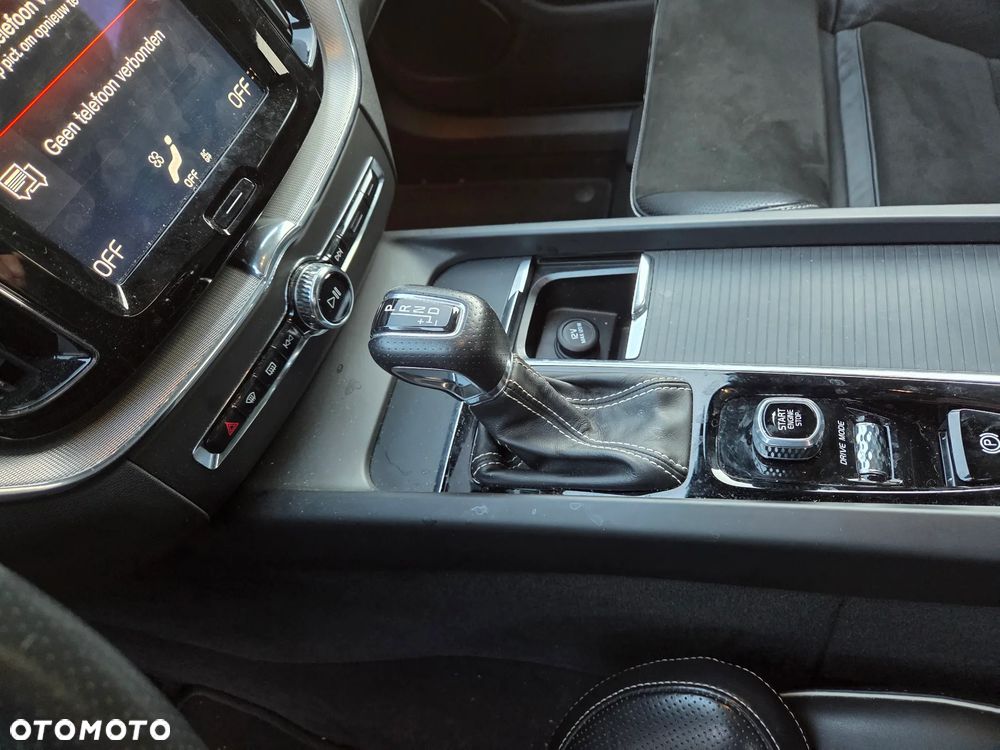 Volvo XC 60 D4 AWD Geartronic RDesign - 11