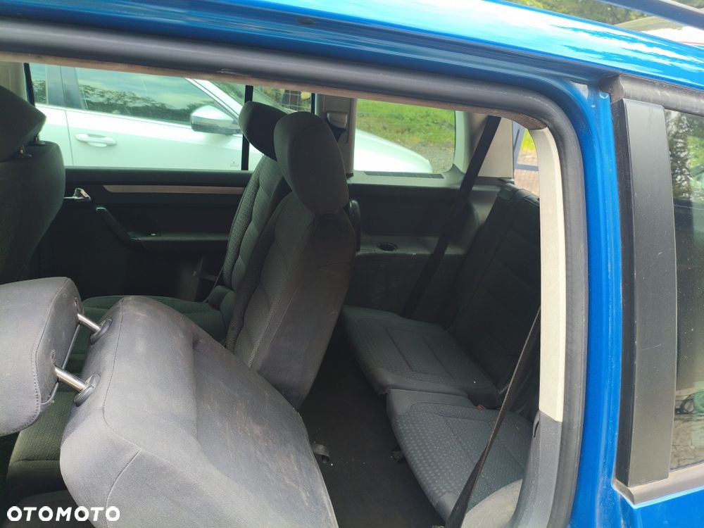 Volkswagen Touran - 3