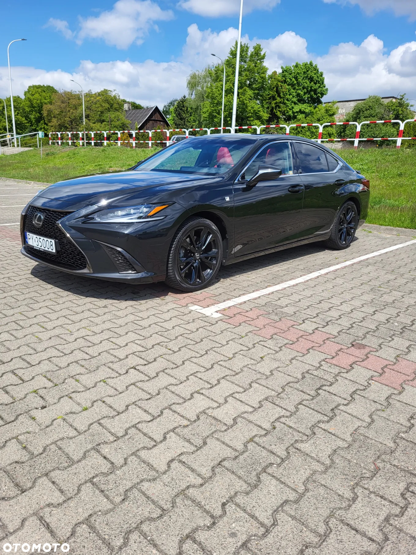 Lexus ES 300h F Sport - 21