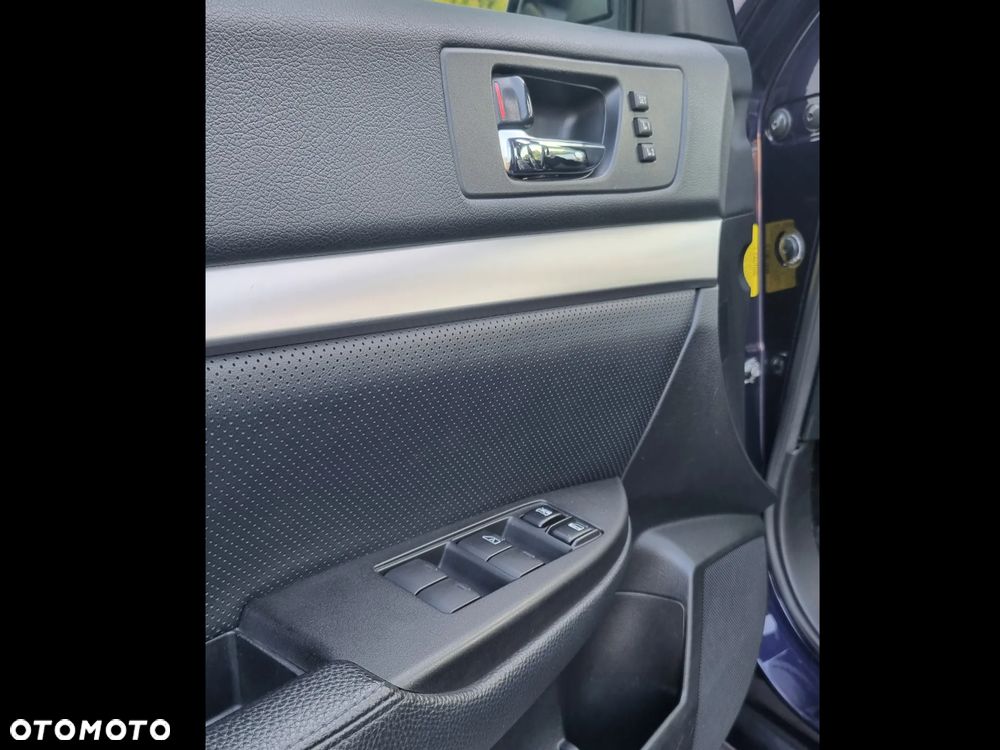 Subaru Legacy 2.0i Comfort Navi - 23