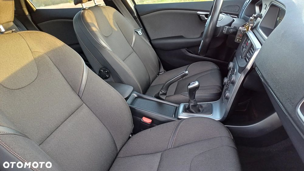 Volvo V40 Cross Country D2 Momentum - 14