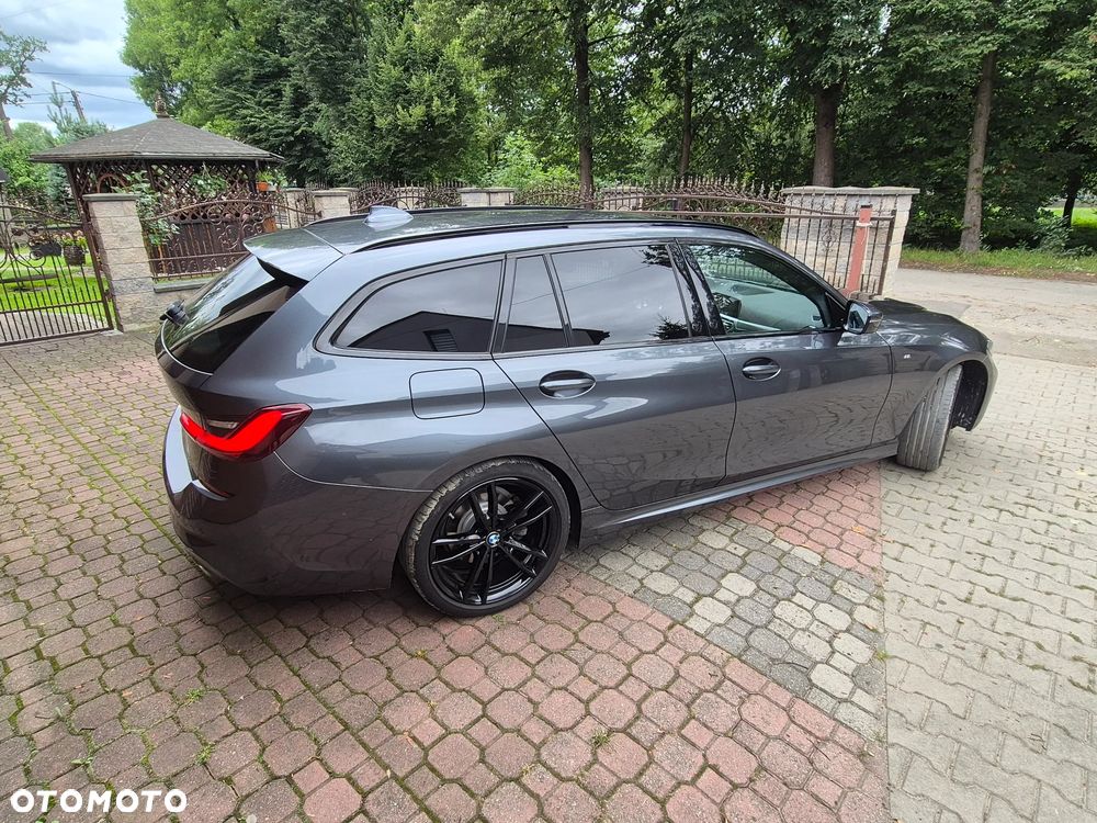 BMW Seria 3 320d M Sport - 12