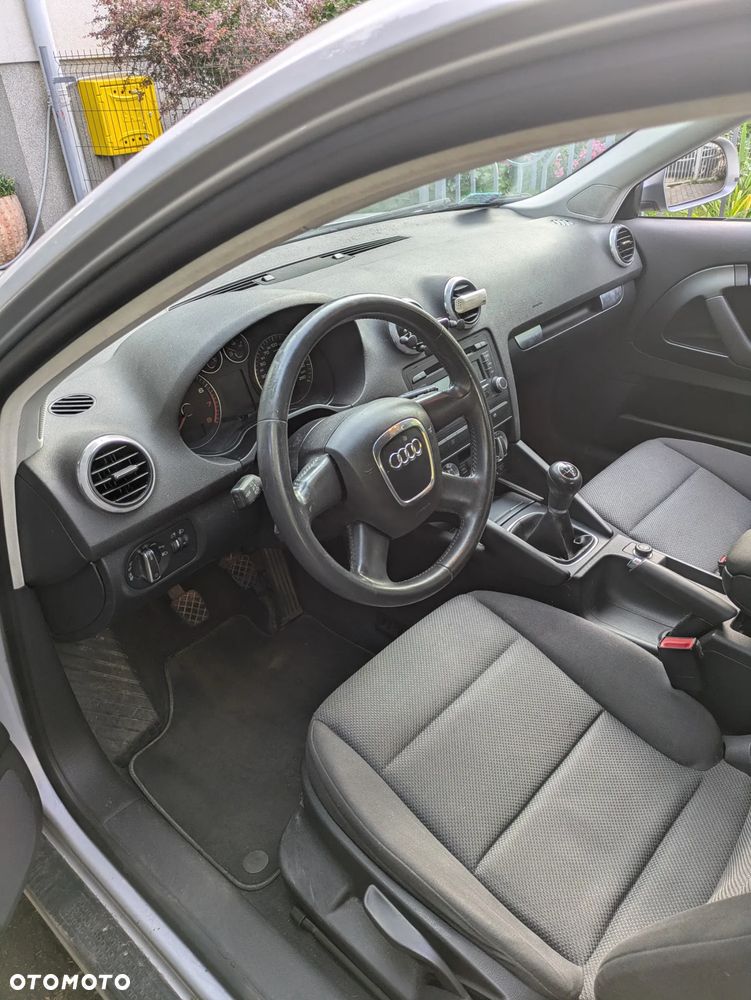 Audi A3 3-drzwiowe 1.6 Ambition - 20