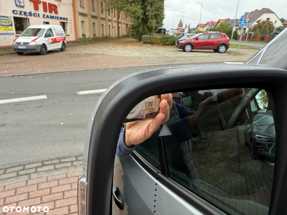 Renault Trafic Grand 2.0 dCi EDC - 17