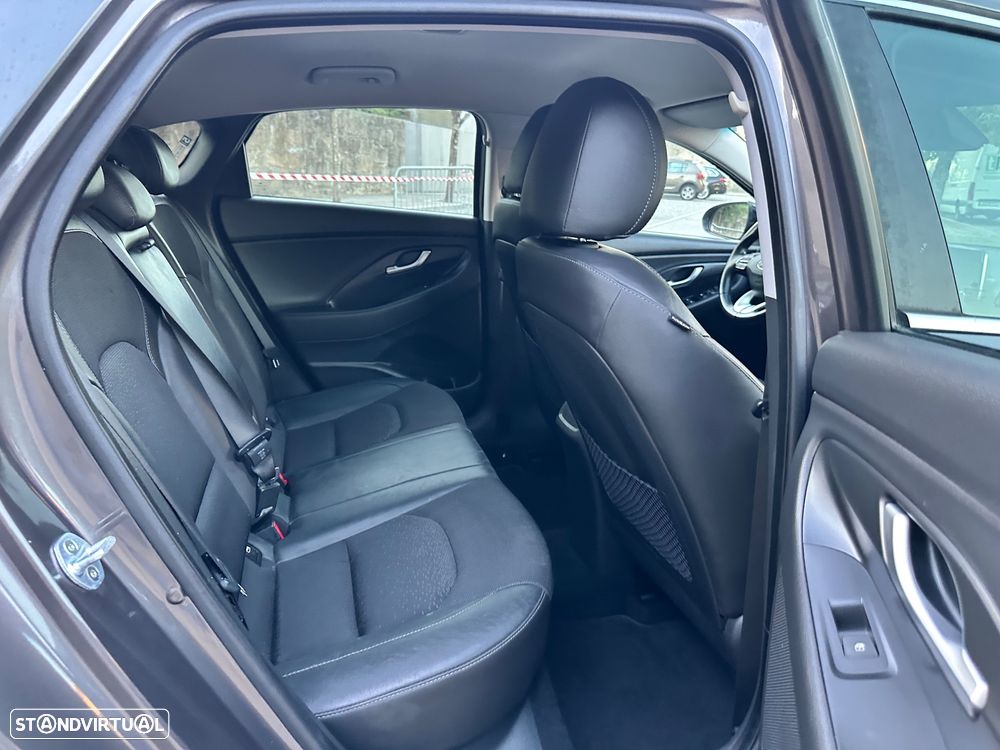 Hyundai i30 Fastback 1.0 T-GDi Style - 44