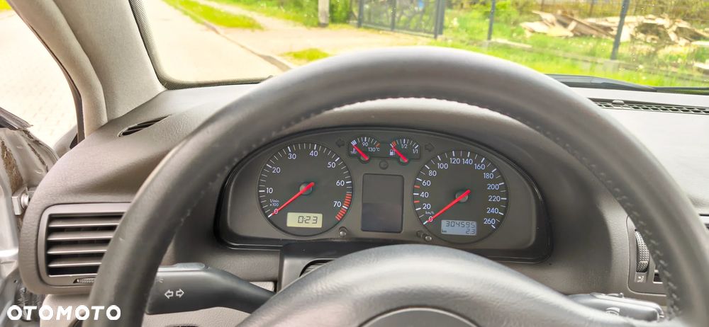 Volkswagen Passat 1.8T Comfortline - 21
