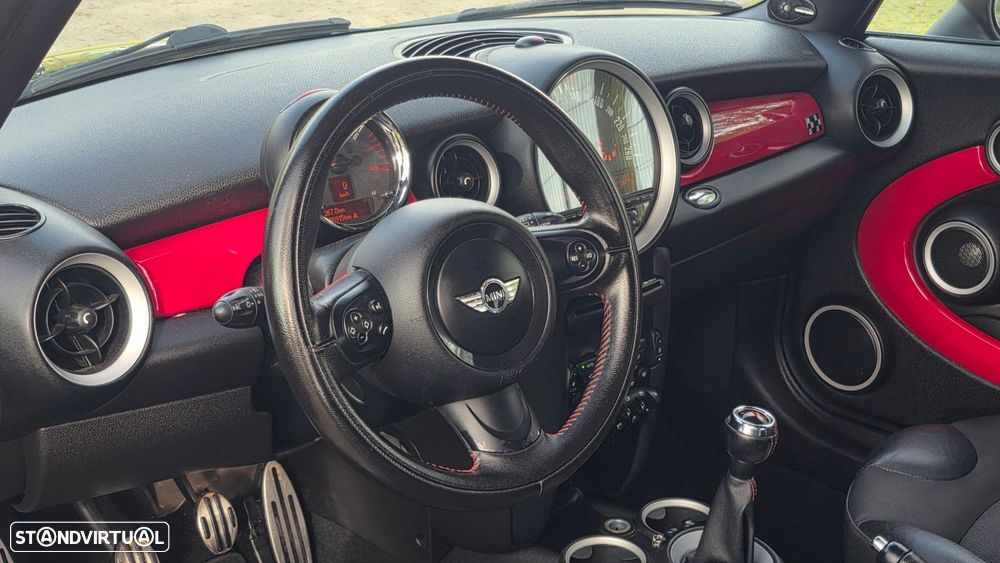 MINI 3 Portas John Cooper Works - 23