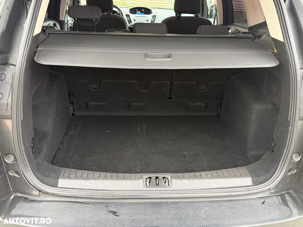 Ford Kuga - 8