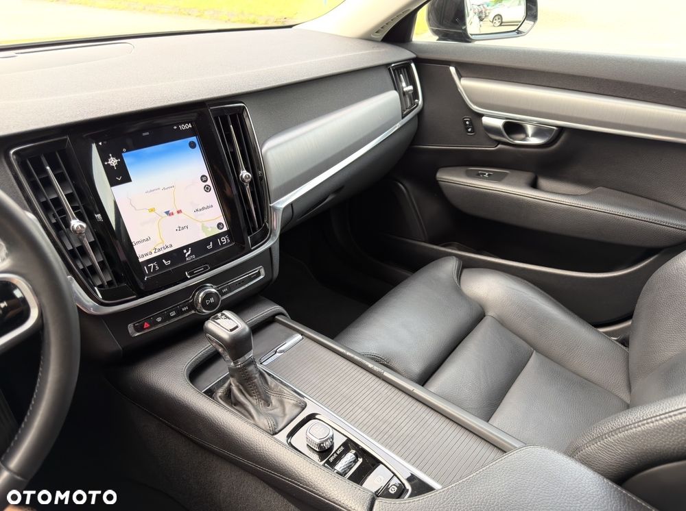 Volvo S90 T4 Geartronic Momentum Pro - 33