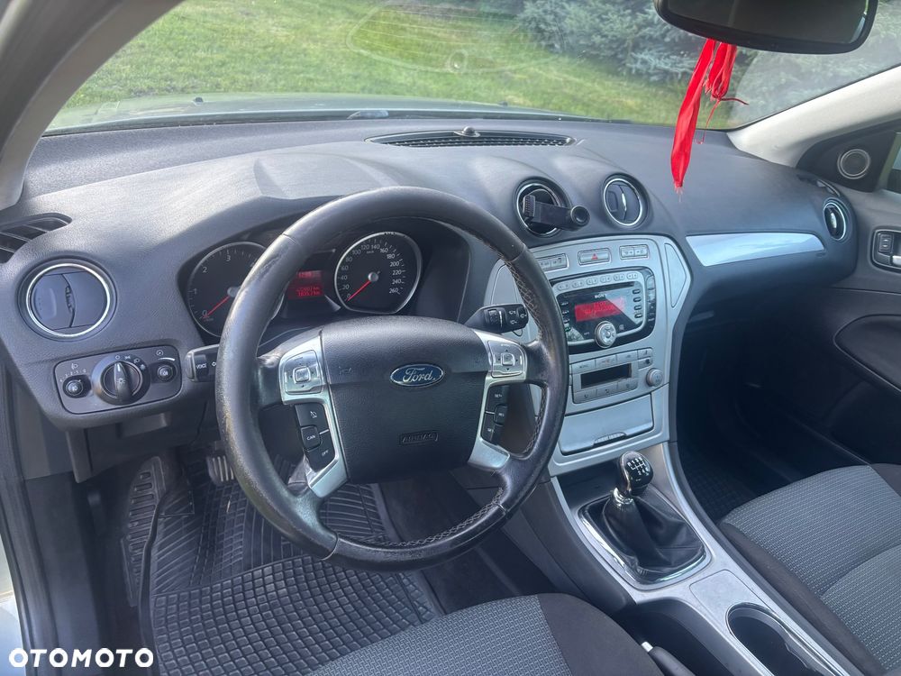 Ford Mondeo - 10