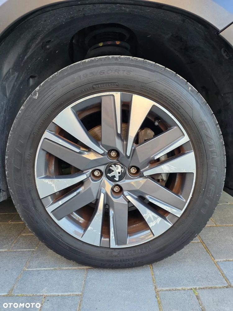 Peugeot 2008 PureTech 110 Stop&Start Allure - 21