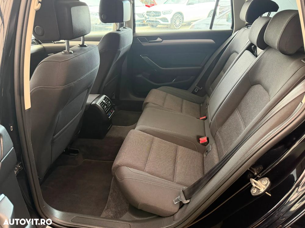 Volkswagen Passat 2.0 TDI Comfortline - 11