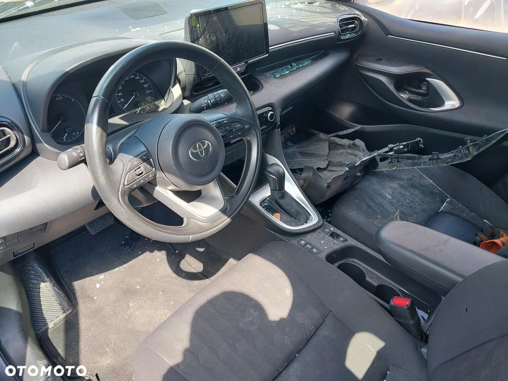 Toyota Yaris - 6