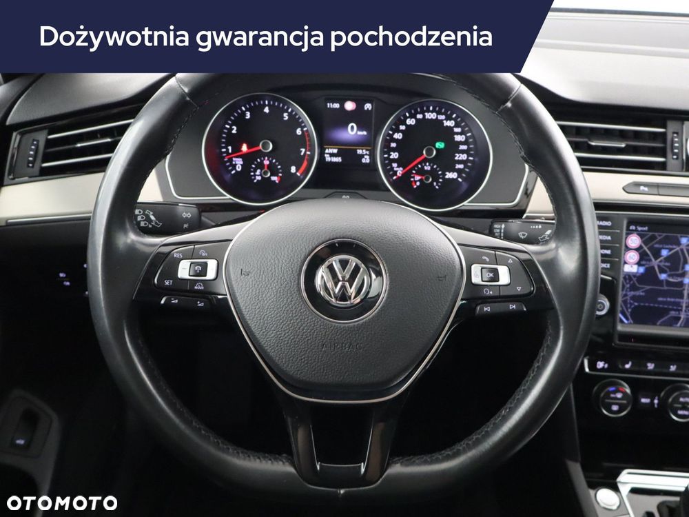 Volkswagen Passat - 17